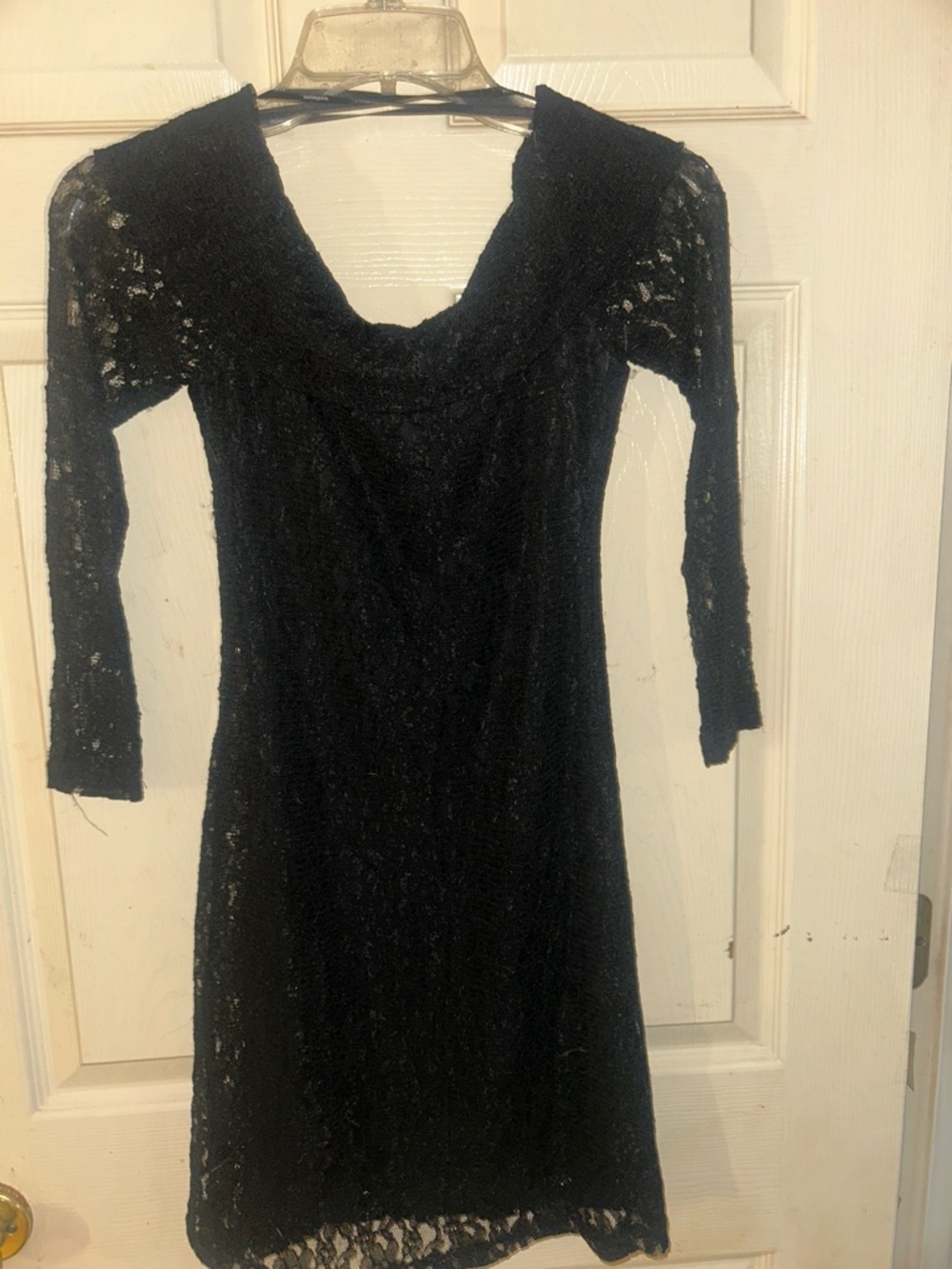 MINKPINK Black Lace Long-Sleeve Scoop mini Dress sz Medium M